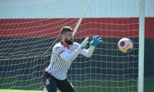 Fernando Miguel assinou, por empréstimo, até o fim de 2021 e já pode estrear com a camisa do Atlético-GO | Foto: Paulo Marcos/ACG