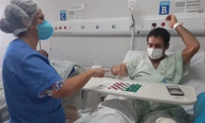 Ação realizada no hospital tem idealização superativa e, através de tabuleiros recebidos, pacientes podem passar o tempo de recuperação | Foto: Reprodução