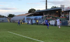 No Valdeir José de Oliveira, o Goiás saiu na frente, mas tomou o empate do Goianésia e deixou a confirmação da classificação para a última rodada | Foto: Adria Lima/Goianésia EC