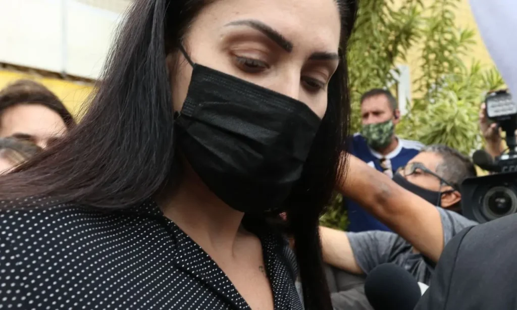 Em carta ao advogado, Monique descreve sobre relacionamento abusivo com Jairinho e comenta as agressões que ela e o filho sofreram | Foto: Agência Brasil