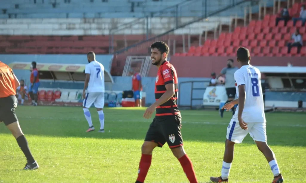 Zé Roberto voltou a marcar e mais uma vitória rubro-negra, dessa vez em goleada sobre o Itumbiara e o atacante briga na artilharia da competição | foto: Comunicação ACG