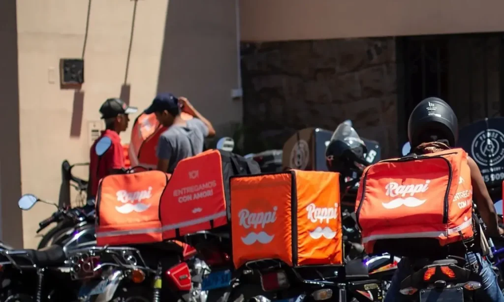 Profissionais autônomos cadastrados em apps de delivery ou viagens poderão contratar financiamento de até R$ 5 mil, com 24 meses para quitar pagamento e carência de seis meses. : Foto : Reprodução