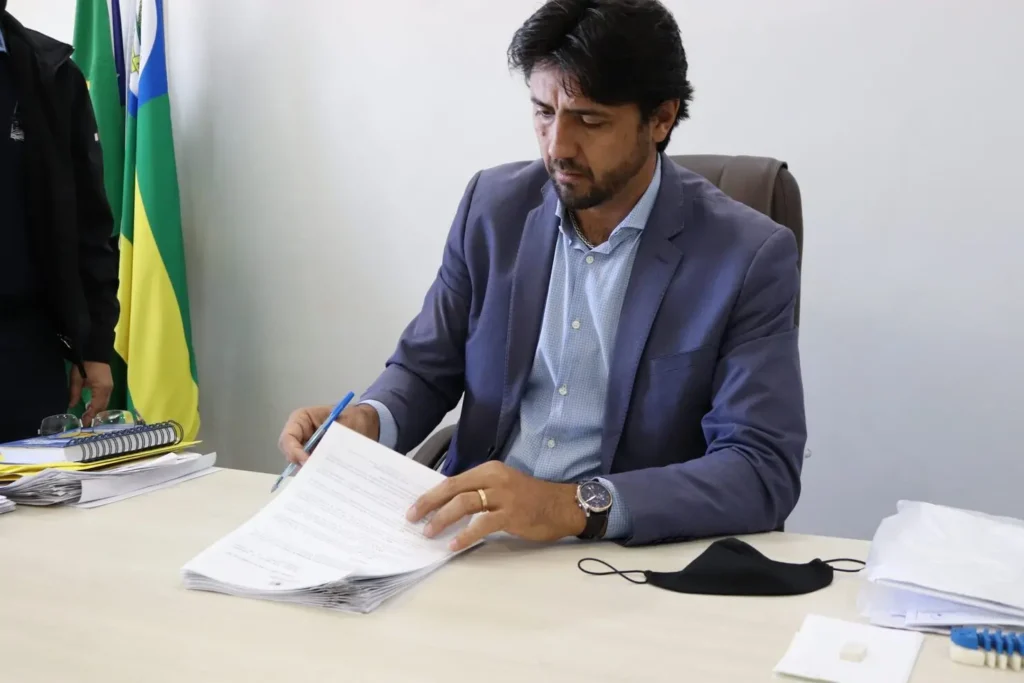 Atual diretoria é presidida pelo ex-prefeito de Hidrolândia Paulo Sérgio de Rezende (Paulinho - PSDB) | Foto: Divulgação