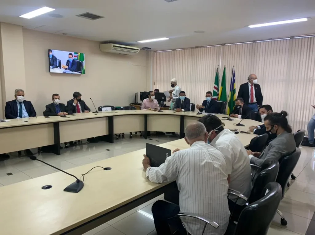 Emenda permite que a convocação da eleição pode ser realizada com antecedência de 48 horas. Vereador Lucas Kitão está decidido a recorrer à Justiça | Foto: divulgação