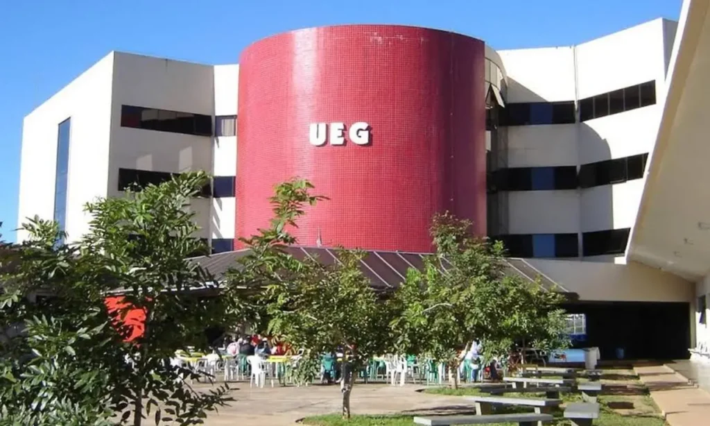 Concurso da UEG terá 159 vagas para técnico-administrativos