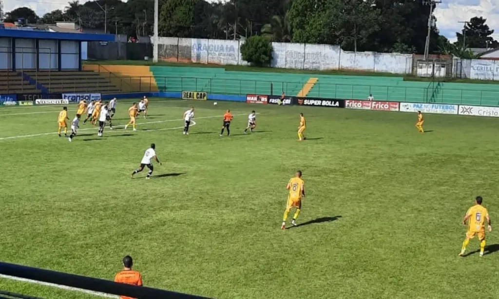 No Ferreirão, o Iporá bateu o Jaraguá por 2 a 1 | Foto: Divulgação