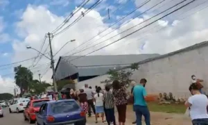 Nesta segunda (19/04), Goiânia vacinou pessoas com idade a partir de 62 anos, mas como público é maior, idosos precisaram esperar muito tempo debaixo do sol, além de enfrentar problemas com desorganização das filas | Foto: Reprodução