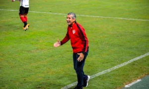Treinador elogiou o primeiro tempo, onde o Atlético Goianiense construiu o resultado, mas lamentou chances perdidas na segunda metade do jogo | Foto: Comunicação/ACG