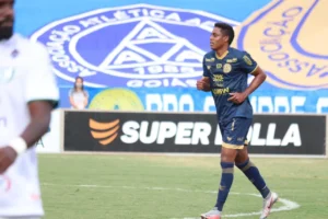 Atacante Alex Henrique voltou a marcar para o Camaleão e é isolado o artilheiro da competição | foto: Nicolle Mendes / Aparecidense