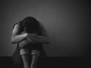 Estudo também registra que jovens e mulheres fora os que mais sofreram com saúde mental no mesmo período | Foto: Reprodução