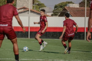 Após gol marcado contra São Paulo, Matheus Barbosa pode ser a novidade no meio-campo diante do Cuiabá | Foto: Bruno Corsino/ACG