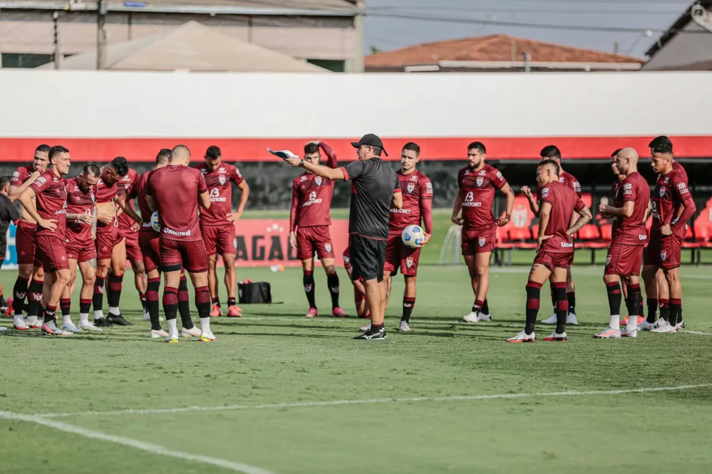 Sob o comando de Eduardo Souza, Atlético-GO tenta manter tabu contra o Fortaleza que vai ter público no Castelão | Foto: Bruno Corsino/ACG