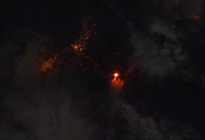 Astronauta francês fez imagem a partir do espaço da atividade do Cumbre Vieja, na Espanha | Foto: Twitter/Thomas Pesquet
