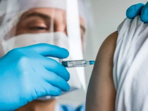 Em agosto a Anvisa rejeitou pedido para o uso da CoronaVac em crianças com idades entre 3 a 17 | Foto: Reprodução