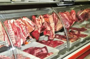 Levantamento realizado pelo Procon Goiás aponta diferenças nos preços das carnes vermelhas, suína e de frango em estabelecimentos da capital goiana. | Foto: Reprodução