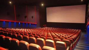 Com o avanço da vacinação, público retorna aos bares, restaurantes e cinemas da Capital. | Foto: Reprodução