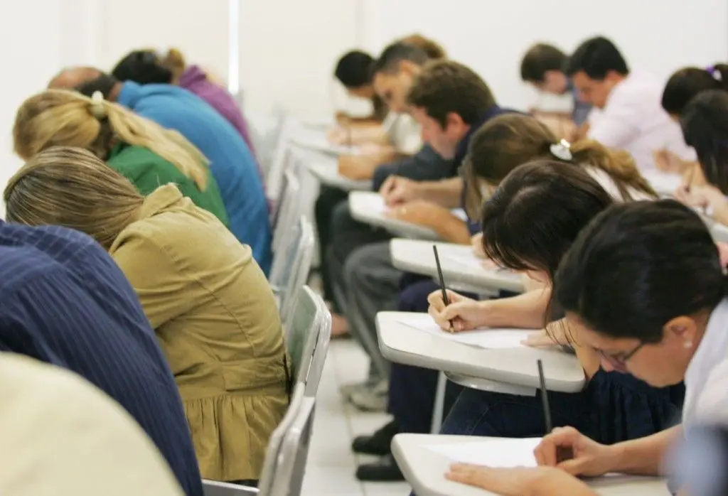 Oportunidades são para pessoas com ensino superior em qualquer área e para graduados em direito | Foto: Reprodução