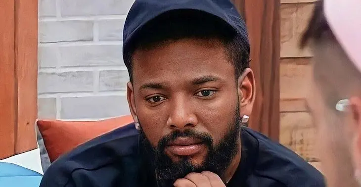 Muitos tweets pedem a expulsão do funkeiro do reality show por ter supostamente tentado fazer sexo forçado com a modelo que estava alcoolizada. | Foto: Reprodução