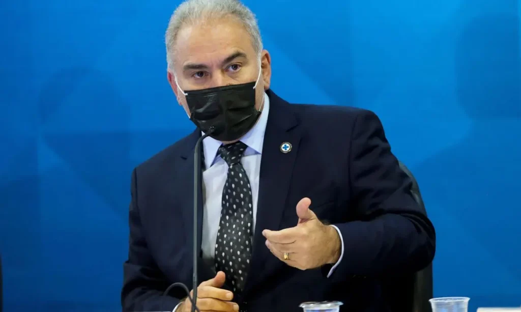 Ministro da Saúde, Marcelo Queiroga, fala à imprensa no ministério da Saúde, sobre a vacinação contra o covid-19