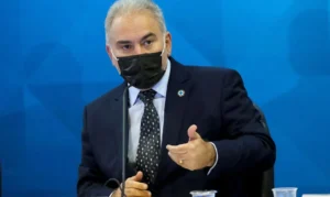 Ministro da Saúde, Marcelo Queiroga, fala à imprensa no ministério da Saúde, sobre a vacinação contra o covid-19