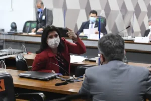Entre os trechos mantidos, está um dispositivo para incentivar candidaturas de mulheres e negros | Foto: Reprodução
