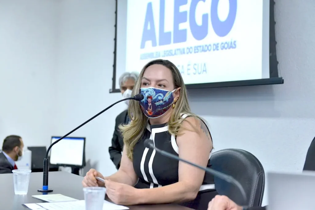 Nova regra eleitoral indica necessidade de pelo menos dois nomes competitivos, que, no caso dos petistas, serão Rubens Otoni e Delegada Adriana Accorsi. | Foto: Reprodução/Internet