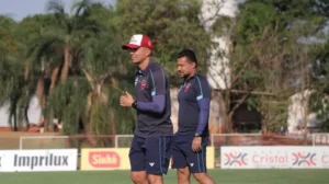 Diante da Ponte Preta, Higo quer que sua equipe jogue no seu limite | Foto: Douglas Monteiro/Vila Nova FC