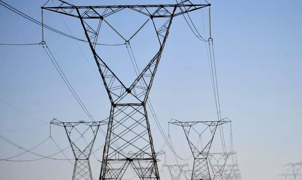 Linhas de transmissão de energia, energia elétrica