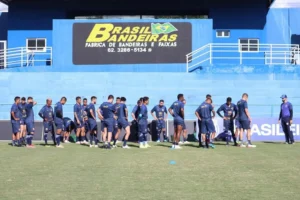 Equipe goiana venceu a primeira partida por 4 a 2 e pode perder por um gol de diferença que estará garantida nas finais | foto: Nicolle Mendes / Aparecidense