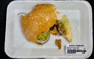 Ensaio “Mercado da Fome” é uma crítica social à fome no Brasil | Foto: Flávio Costa