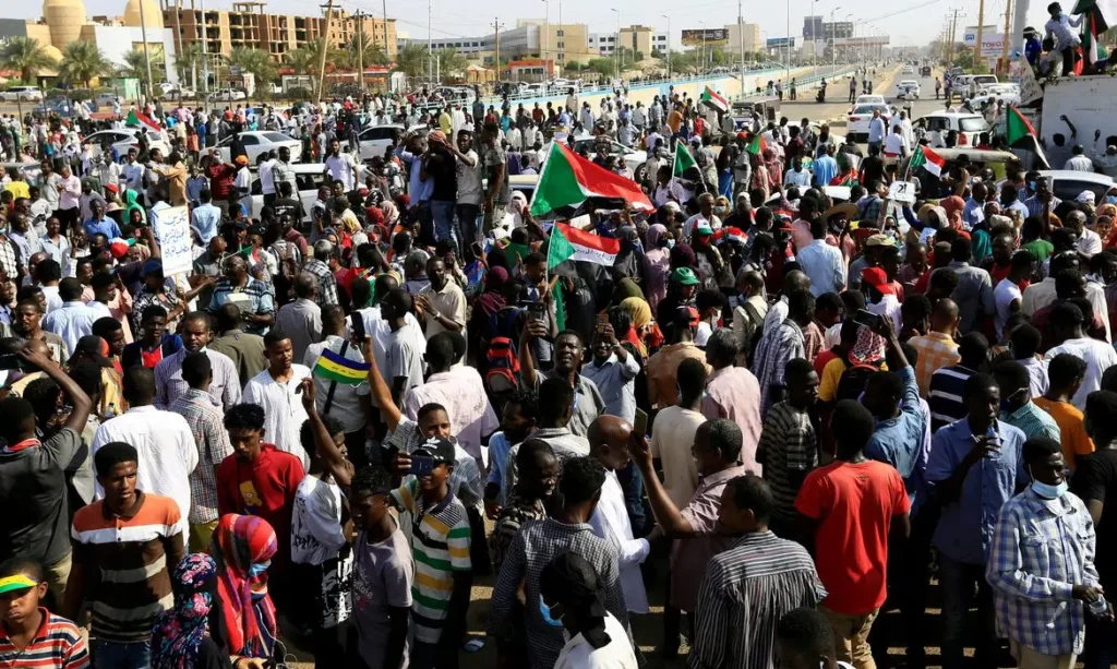 Centenas de milhares de manifestantes exigiam restauração de governo civil. | Foto: Reprodução/Reuters/Mohamed Nureldin Abdallah