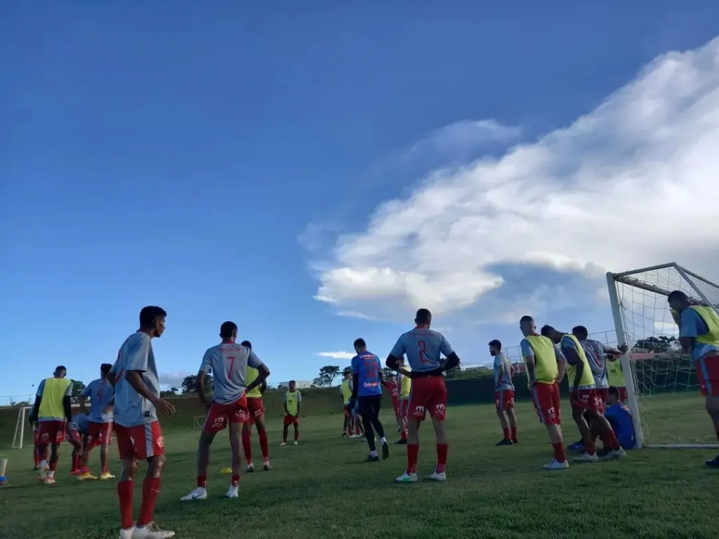 Embalada após primeira vitória, a Rubra reencontra o Aparecida | Foto: AA Anapolina