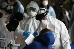 Ministro da Saúde do Reino Unido definiu a nova variante como uma preocupação internacional | Foto: Reprodução