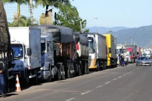 Líderes dos caminhoneiros autônomos afirmaram que a categoria está de greve, apesar de não haver registro de bloqueios. | Foto: Reprodução