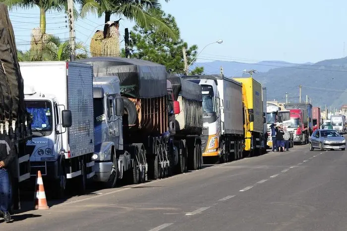 Líderes dos caminhoneiros autônomos afirmaram que a categoria está de greve, apesar de não haver registro de bloqueios. | Foto: Reprodução