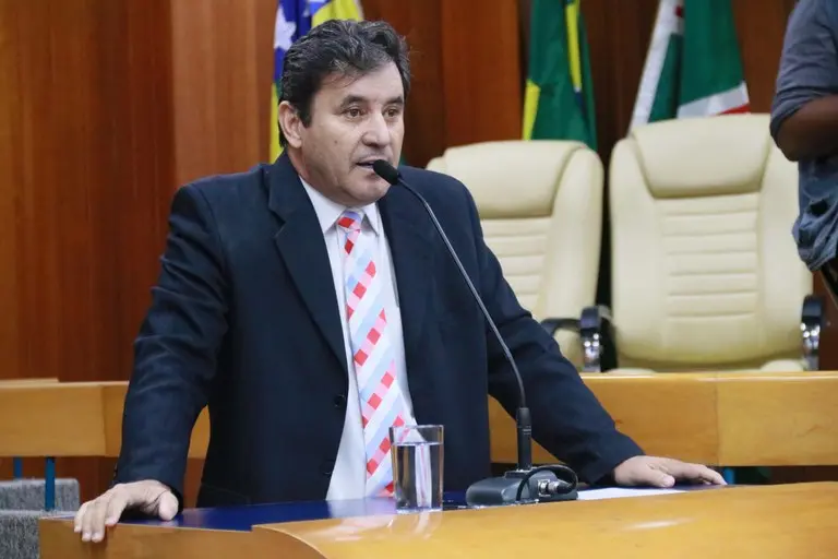 Emedebista encerrou sessão da última quarta-feira por falta de quórum enquanto oito parlamentares ainda participavam da CCJ na sala ao lado. Atitude causou desconforto em alguns colegas. | Foto: Reprodução/Internet