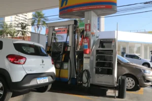 Goiano gasta R$ 96,20 mais este ano para encher o tanque com gasolina | Foto: Reprodução