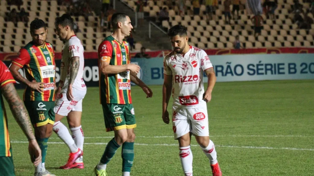 Na quinta (11), o Tigre foi derrotado pelo Sampaio Corrêa, fora de casa, por 3 a 0 | Foto: Douglas Monteiro/Vila Nova FC