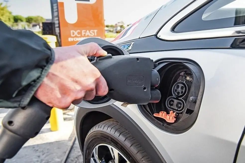 Dados da ABVE apontam crescimento na busca dos brasileiros por veículos parcial ou totalmente movidos a energia elétrica | Foto: Reprodução