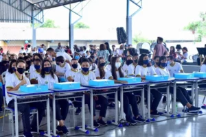O governador Ronaldo Caiado inaugurou a primeira sala adaptada a alunos com diferentes tipos de deficiência. | Foto: Reprodução