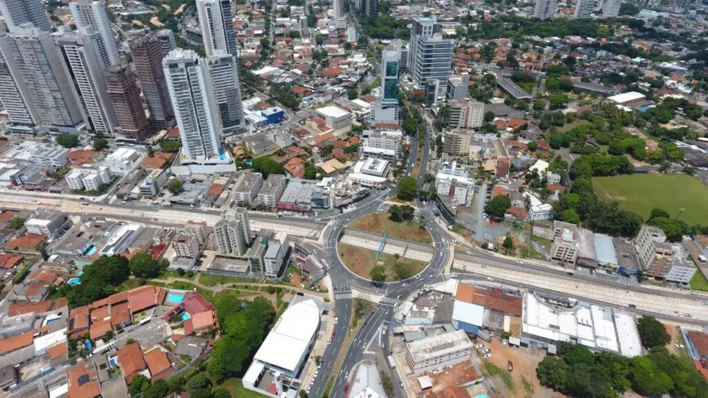 Serviços essenciais funcionam em regime de plantão nesta segunda-feira, 15 de novembro, além de vacinação e testagem contra a Covid-19 | Foto: Reprodução