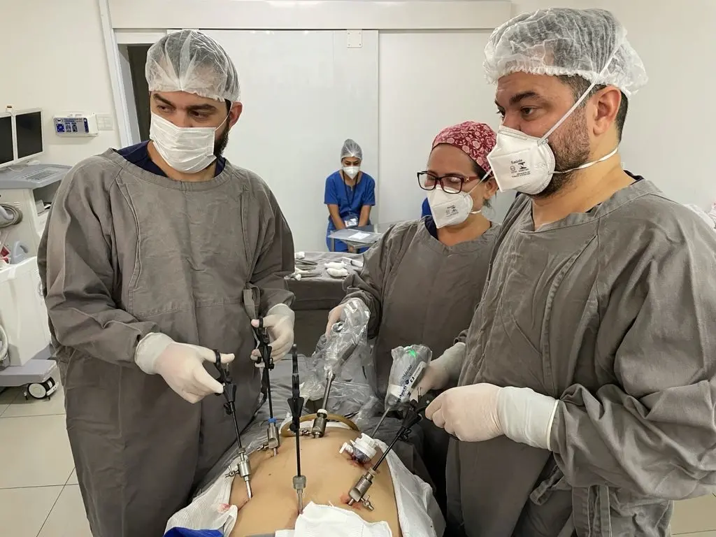 Tratamento faz parte das Diretrizes da Atenção Especializada no Contexto da Pandemia de Covid-19, que destaca que a obesidade pode resultar no aumento da morbimortalidade com maior custo e sobrecarga para o sistema de saúde a médio prazo. | Foto: Reprodução