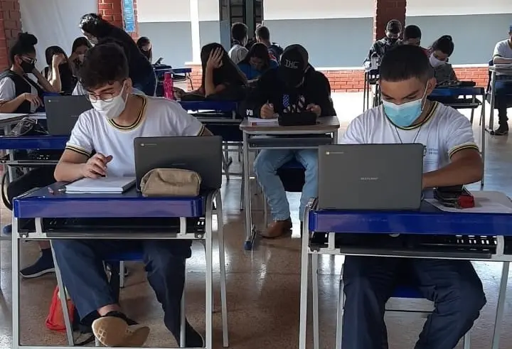 Seduc reforça diálogo com pais e responsáveis para destacar importância do exame; neste domingo (28/11), inscritos respondem questões de ciências da natureza e suas tecnologias e matemática e suas tecnologias. | Foto: Divulgação