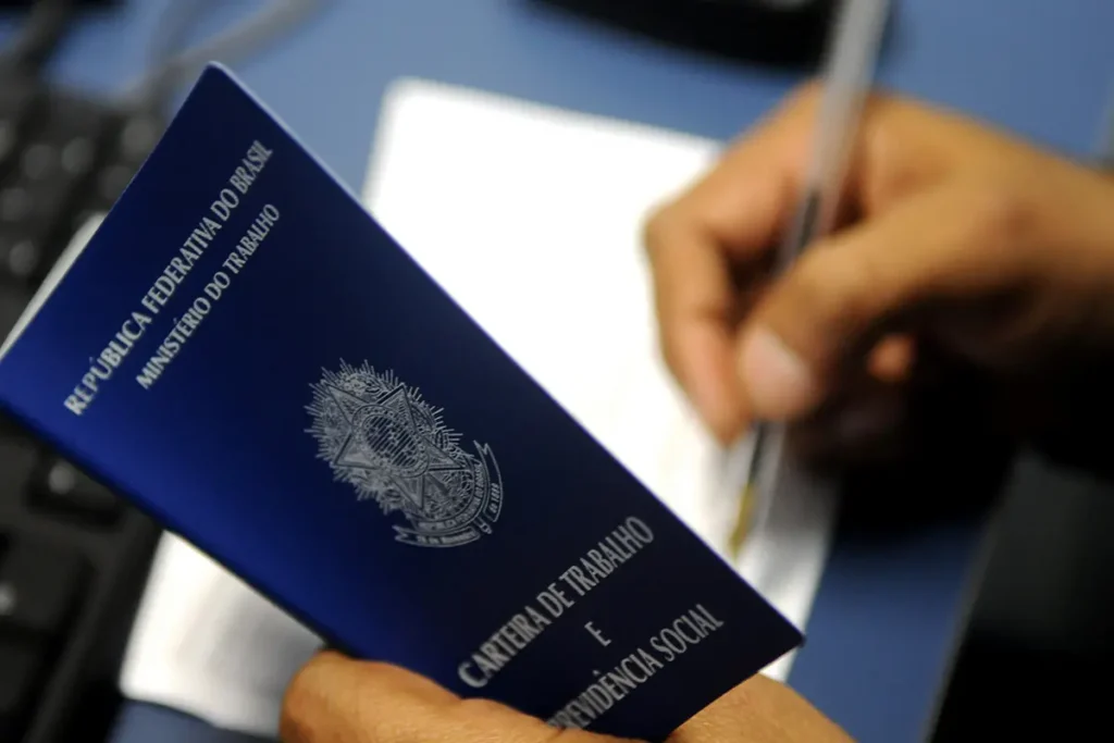 Dos países que compõem o G20, o desemprego no Brasil é mais que o dobro da taxa média global. | Foto: Reprodução/Internet