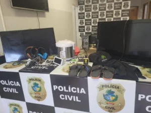 Suspeitos roubaram televisores, celulares, computador, diversos aparelhos eletrônicos, roupas, calçados e utensílios domésticos. | Foto: Divulgação