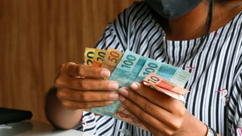 Colaboradoras que tiram licença-maternidade e/ou entram em licença-médica também recebem o 13º | Foto: Natinho Rodrigues