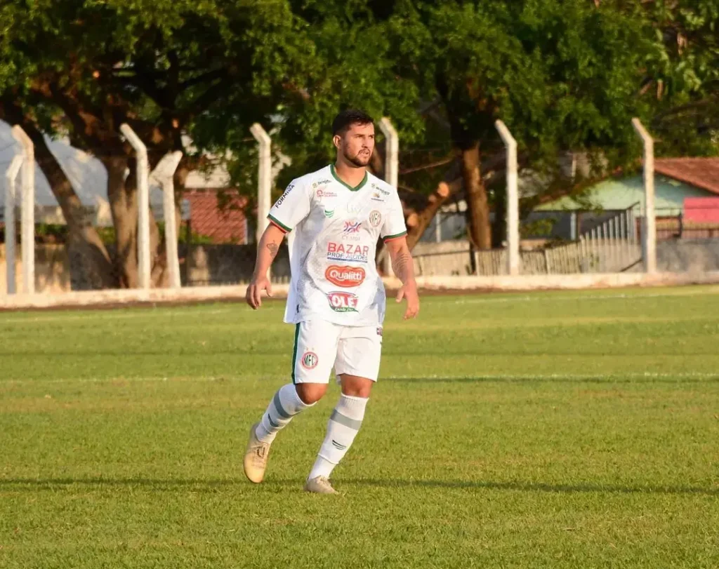 Atacante Américo segue na equipe após conseguir acesso de divisão e agora ajuda o Morrinhos na elite estadual | foto: Arquivo pessoal