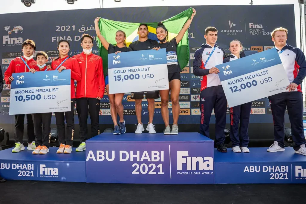 Além do Brasil, também subiram ao pódio a Grã Bretanha, que ficou em segundo, e a China, em terceiro | Foto: FINA