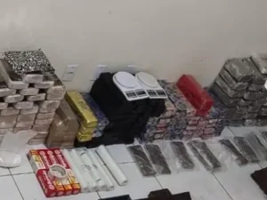 No local os agentes encontraram Pasta Base, Maconha, Skank, Haxixe e insumos para o refino de Cocaína | Foto: Reprodução PMGO