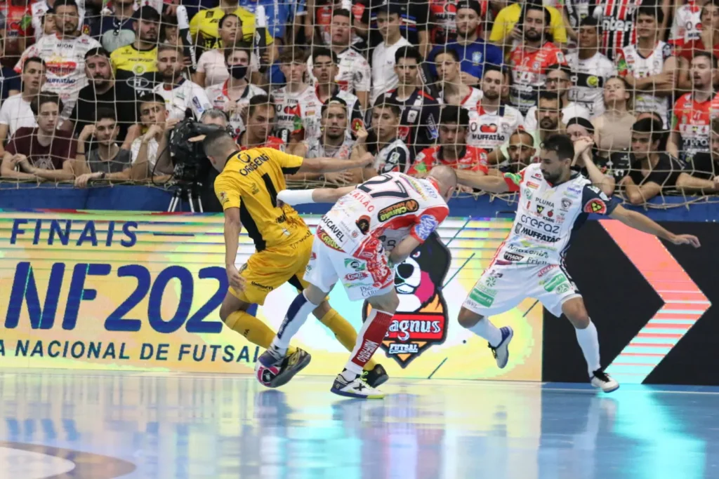 Em Cascavel, no Paraná, o Cascavel goleou o Magnus por 6 a 0 e conquistou, pela primeira vez, o título da Liga Nacional de Futsal | Foto: Guilherme Mansueto/Magnus Futsal
